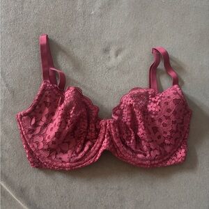 Victoria's Secret Rose Lace Underwire Bra